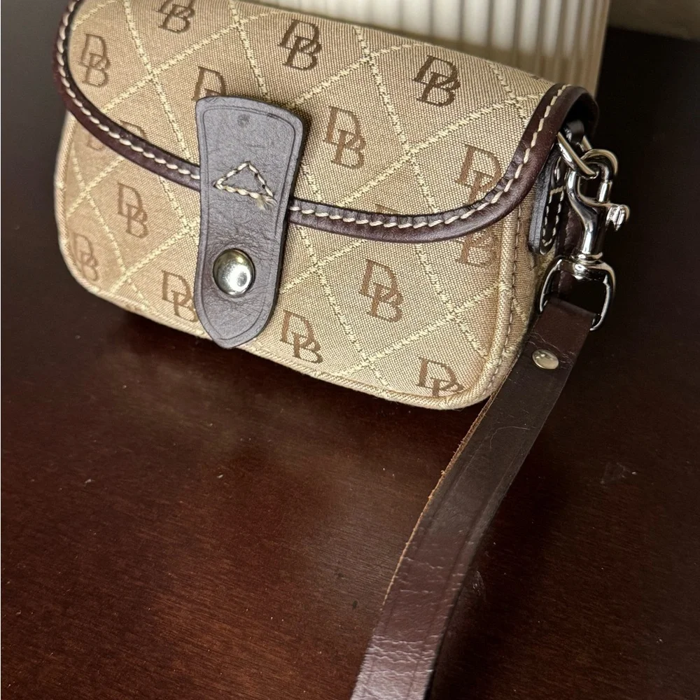 DOONEY & BOURKE Canvas & Leather Wristlet, EUC